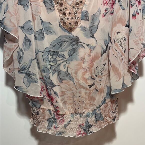 Studio Y Cream Flutter Sleeve Ruffled Blouse - Picture 3 of 7